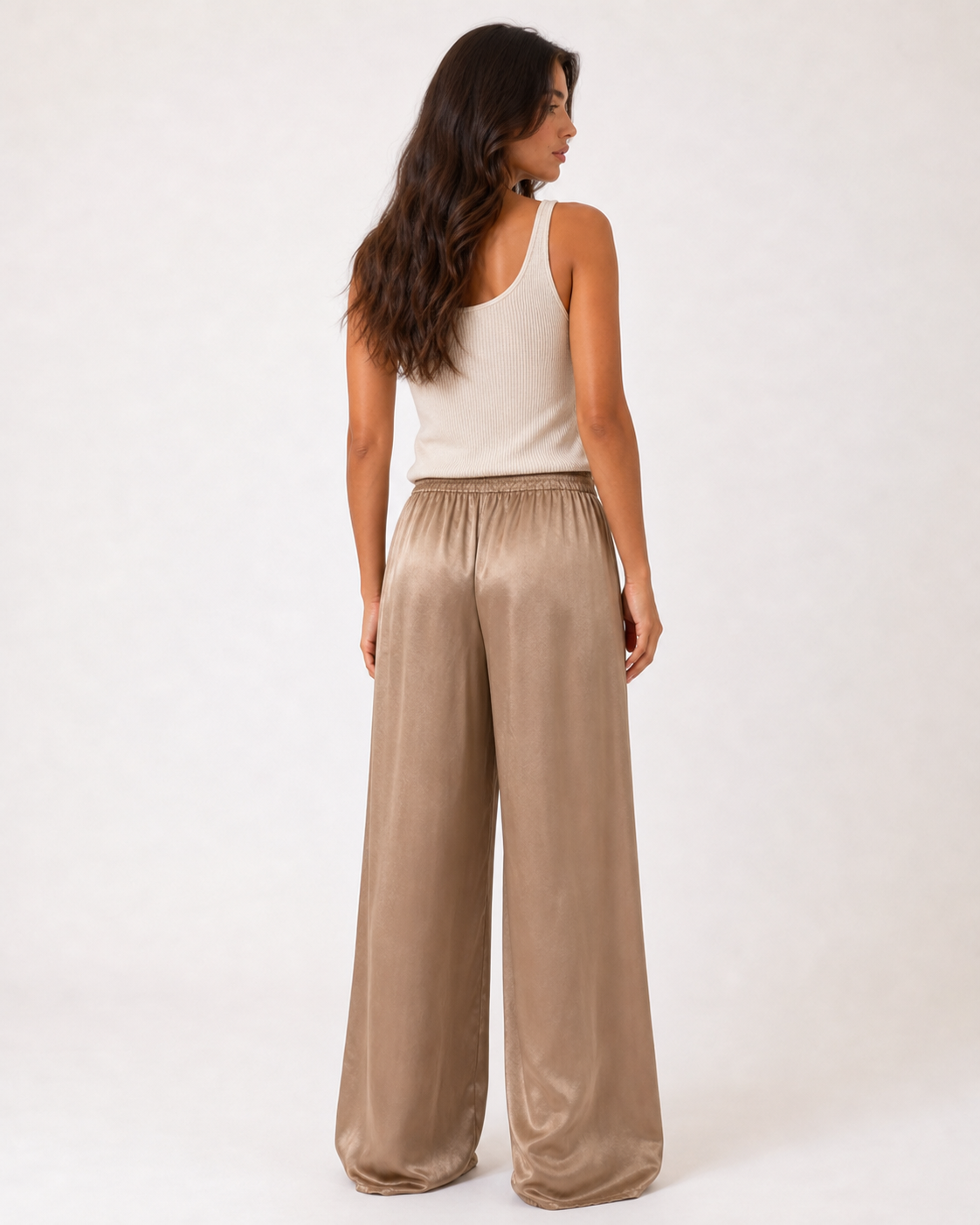 Amira Hose - weite Palazzo-Hose aus Satin in Braun mit Raffbund und Bindeband