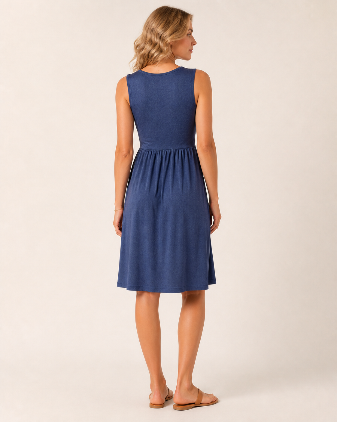 Nora Kleid - ärmelloses Sommerkleid aus Jersey in Blau mit Twist-Knoten und V-Ausschnitt