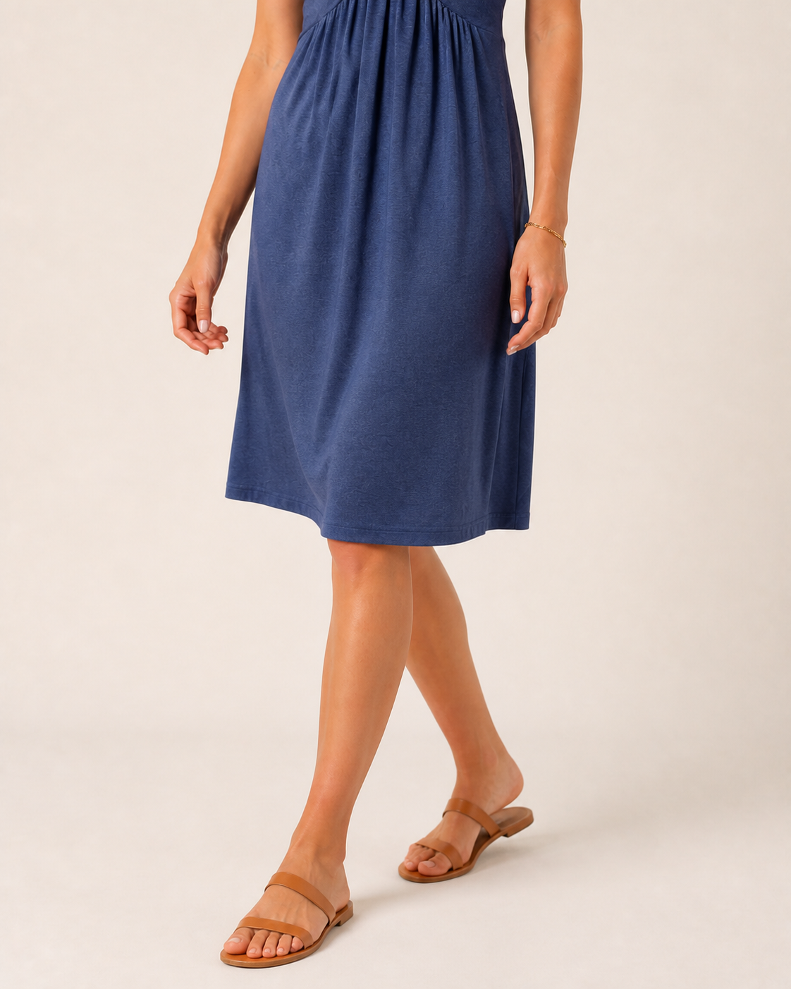 Nora Kleid - ärmelloses Sommerkleid aus Jersey in Blau mit Twist-Knoten und V-Ausschnitt