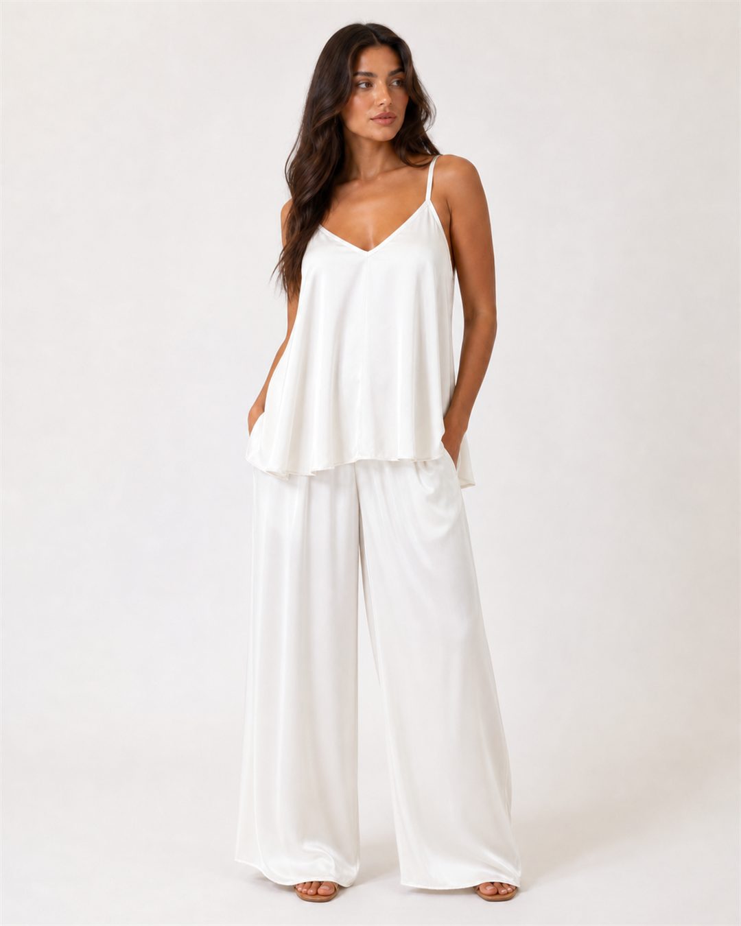 Top Amira in raso bianco - top fluido con scollo a V