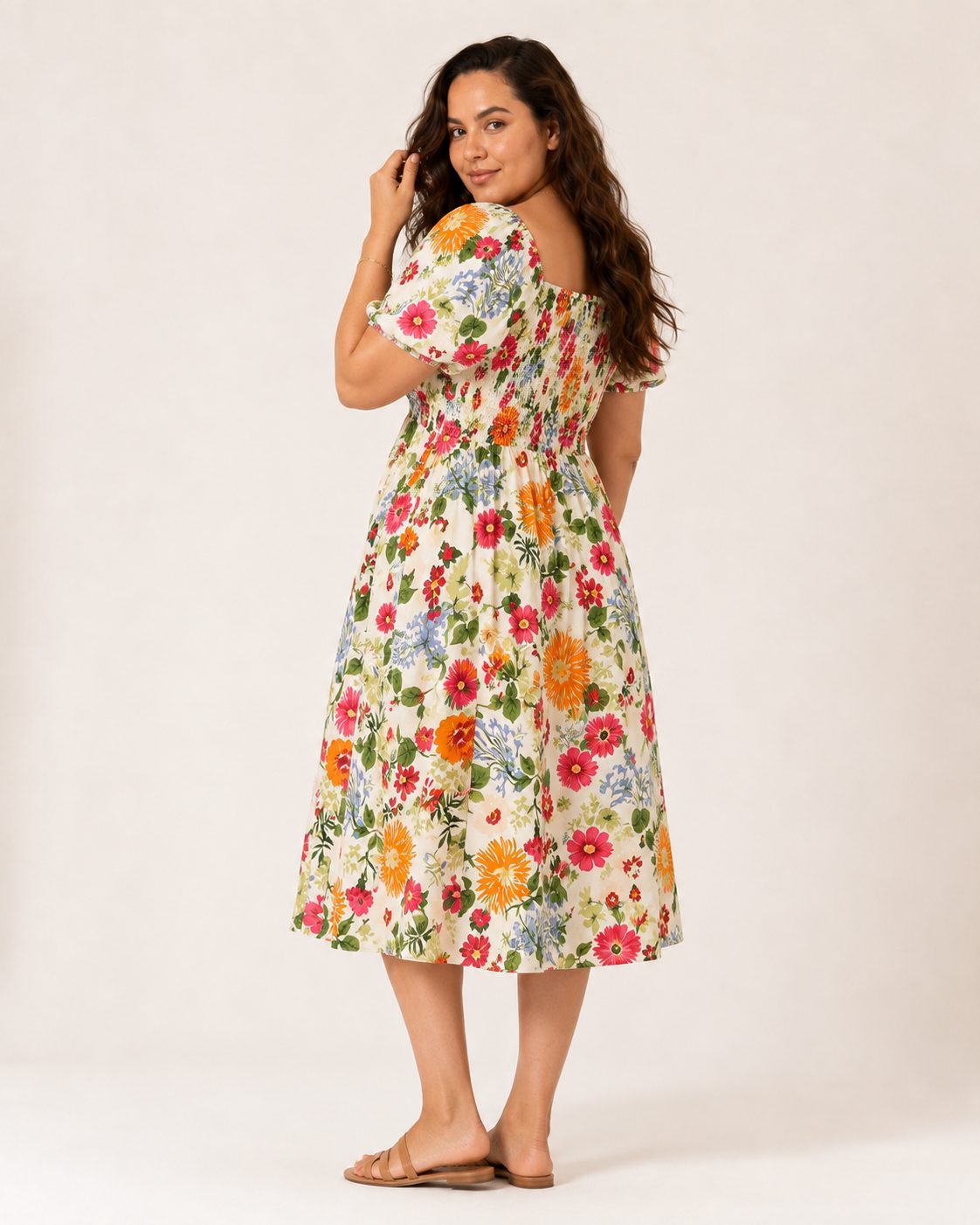 Elena Kleid – Sommerkleid aus Baumwolle mit Blumenmuster, eckigem Ausschnitt und Taschen