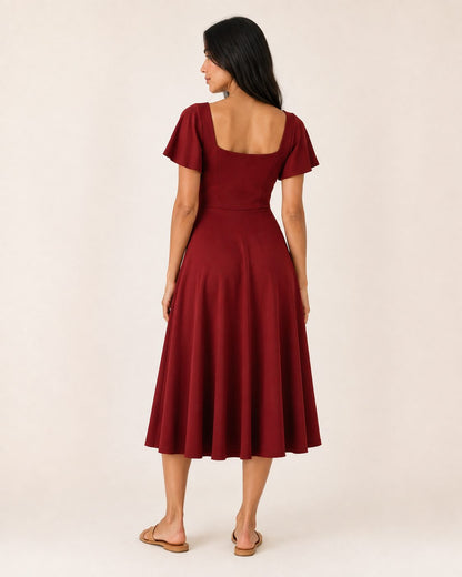 Ida Kleid – Midikleid in Cranberry mit eckigem Ausschnitt und Flügelärmeln
